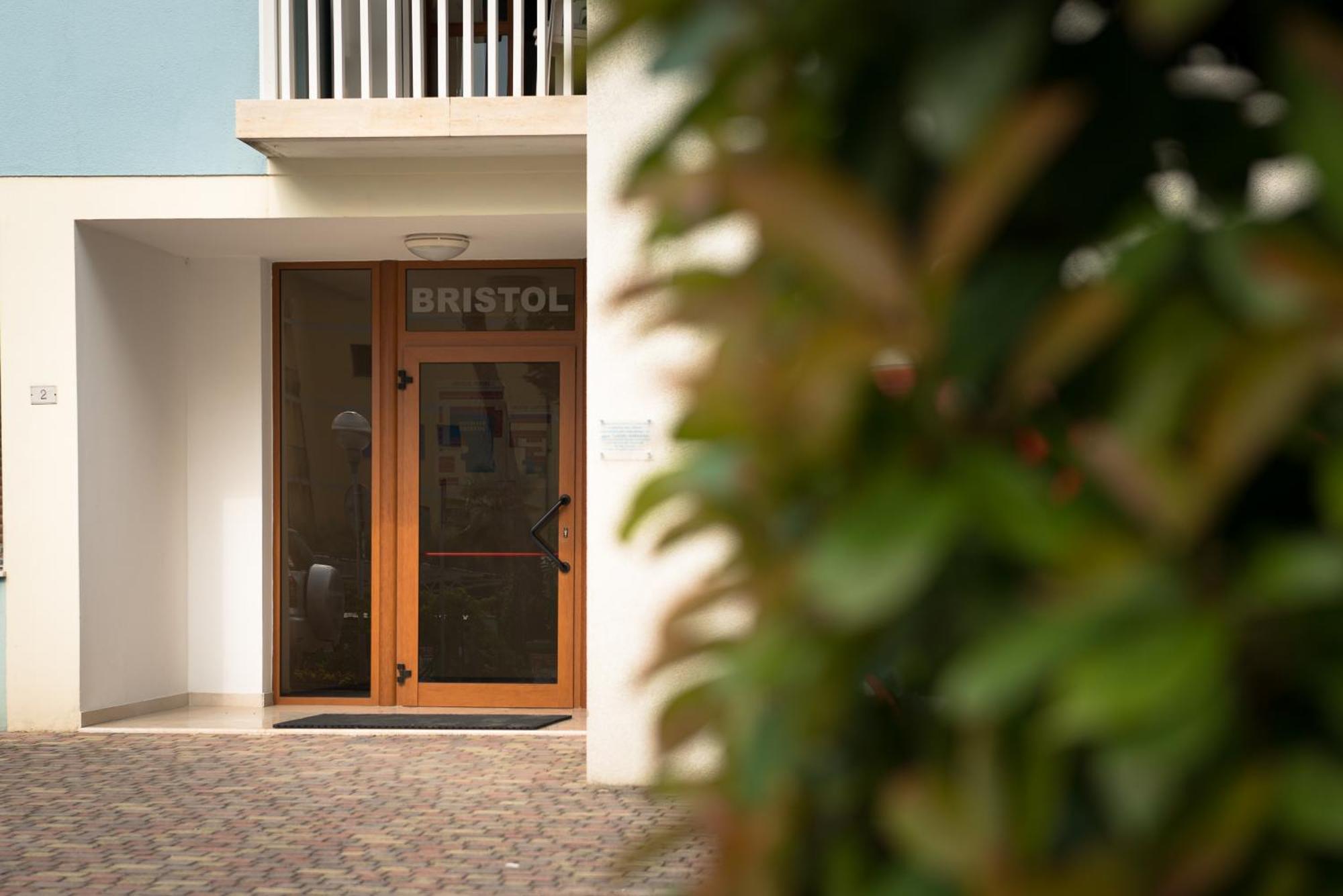 Residence Bristol ビビオーネ エクステリア 写真